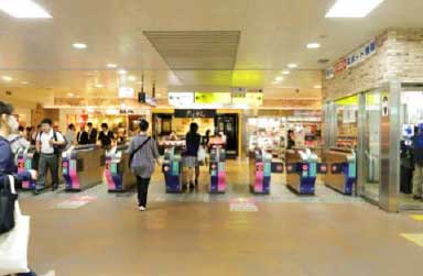 志木駅の東口改札